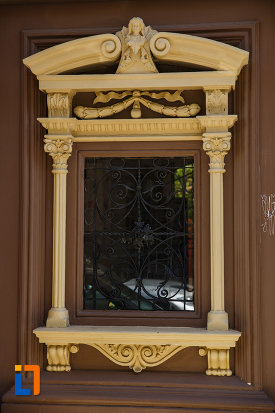 casa-paul-zsivkoich-din-timisoara-judetul-timis-detaliu-de-la-usa.jpg