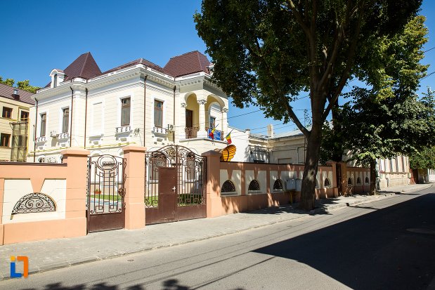 casa-pericle-economu-din-braila-judetul-braila-vazuta-din-lateral.jpg