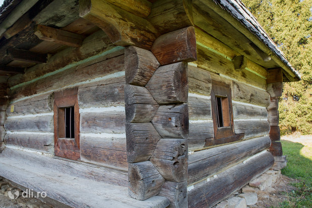 casa-ucraineana-muzeul-satului-din-sighetu-marmatiei-judetul-maramures.jpg