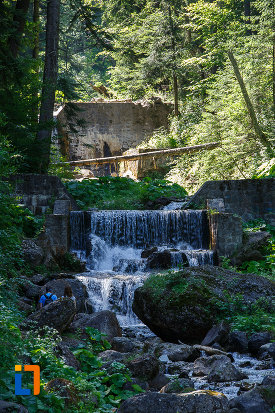 cascada-langa-statiunea-busteni-judetul-prahova.jpg