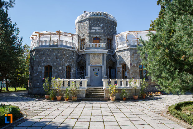 castelul-iulia-hasdeu-din-campina-judetul-prahova.jpg