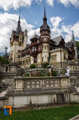 castelul-peles-din-sinaia-judetul-prahova-monument-arhitectonic.jpg