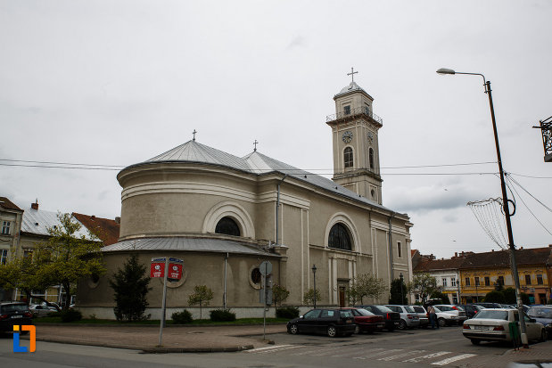 catedrala-greco-catolica-pogorarea-sf-duh-din-lugoj-judetul-timis-imagine-din-lateral-spate.jpg