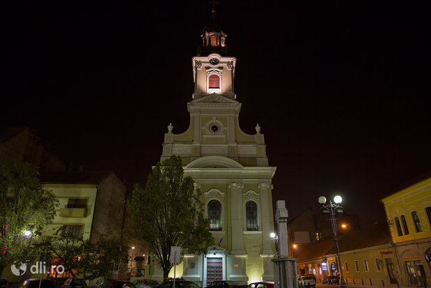 catedrala-ortodoxa-adormirea-maicii-domnului-biserica-cu-luna-din-oradea-judetul-bihor-noaptea.jpg