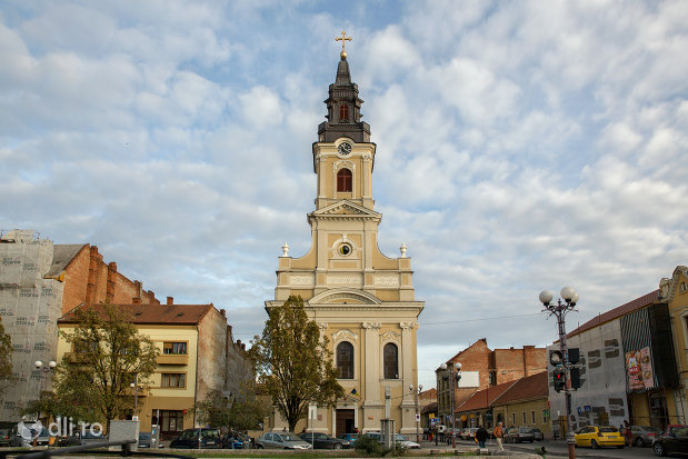 catedrala-ortodoxa-adormirea-maicii-domnului-biserica-cu-luna-din-oradea-judetul-bihor.jpg