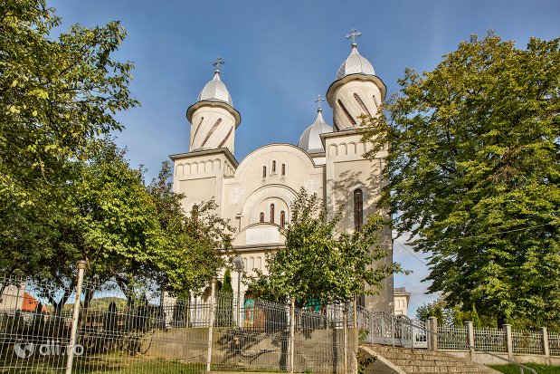 catedrala-ortodoxa-din-calinesti-oas-judetul-satu-mare.jpg