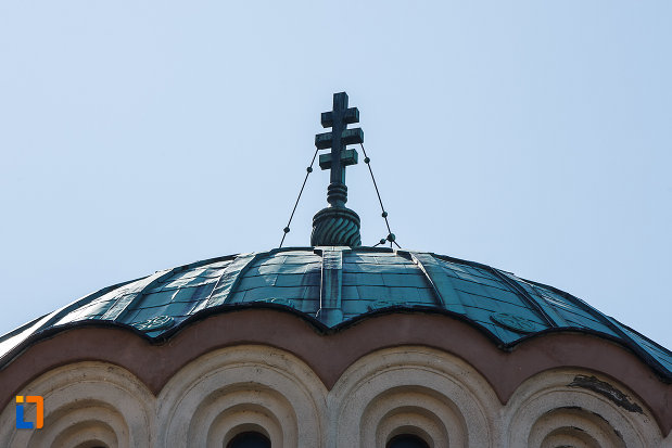 catedrala-ortodoxa-sf-arhangheli-mihail-si-gavril-din-orastie-judetul-hunedoara-cupola-vazuta-din-exterior.jpg