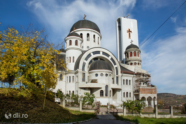 catedrala-ortodoxa-sfanta-vineri-din-zalau-judetul-salaj.jpg