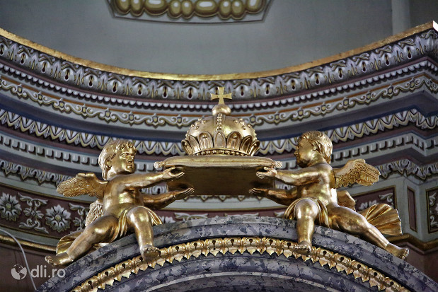catedrala-romano-catolica-dieceza-de-satu-mare-detaliu-cu-ingerasi-din-biserica.jpg