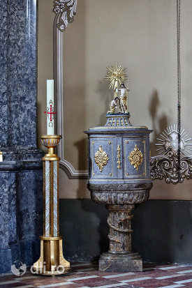 catedrala-romano-catolica-dieceza-de-satu-mare-detaliu-din-interiorul-bisericii.jpg
