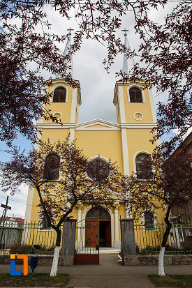 catedrala-romano-catolica-din-hunedoara-judetul-hunedoara.jpg