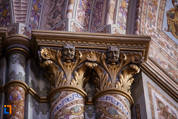 catedrala-romano-catolica-millenium-din-timisoara-judetul-timis-cateva-detalii-ornamentale.jpg