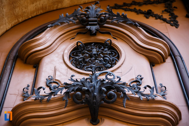 cateva-detalii-de-la-palatul-episcopal-din-timisoara-judetul-timis.jpg