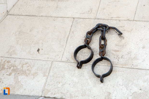 catuse-monumentul-rezistentei-anticomuniste-din-cluj-napoca-judetul-cluj.jpg