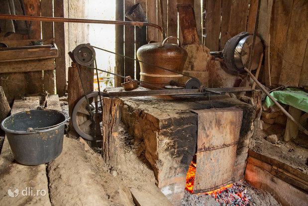 cazanul-de-la-palincaria-din-sieu-judetul-maramures.jpg
