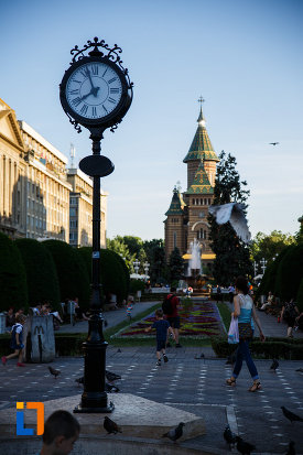 ceasul-din-piata-victoriei-din-timisoara-judetul-timis.jpg