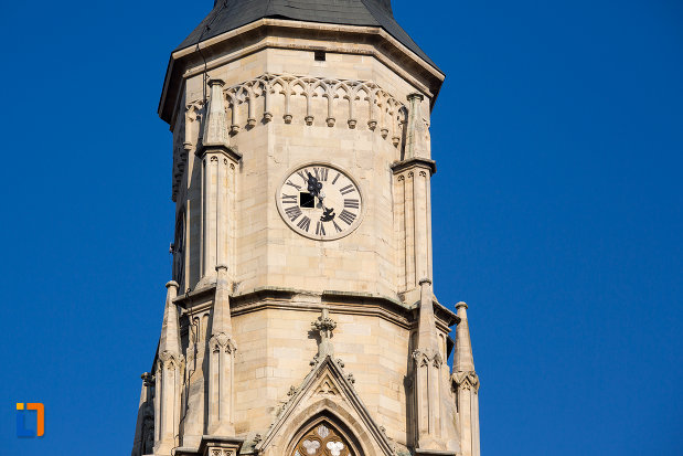 ceasul-din-turnul-de-la-biserica-sfantul-mihail-din-cluj-napoca-judetul-cluj.jpg