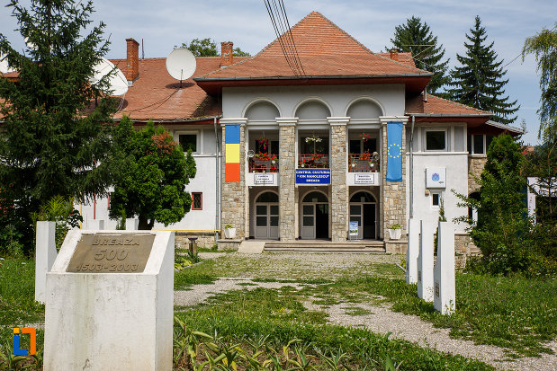 centru-cultural-ion-manolescu-din-breaza-judetul-prahova.jpg