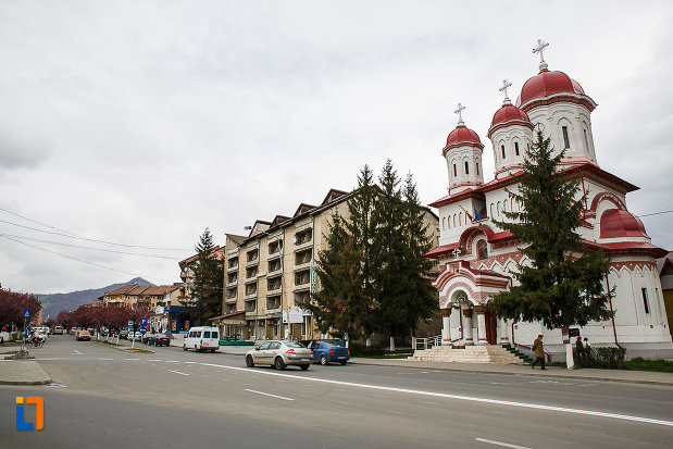 centrul-istoric-din-petrosani-judetul-hunedoara.jpg