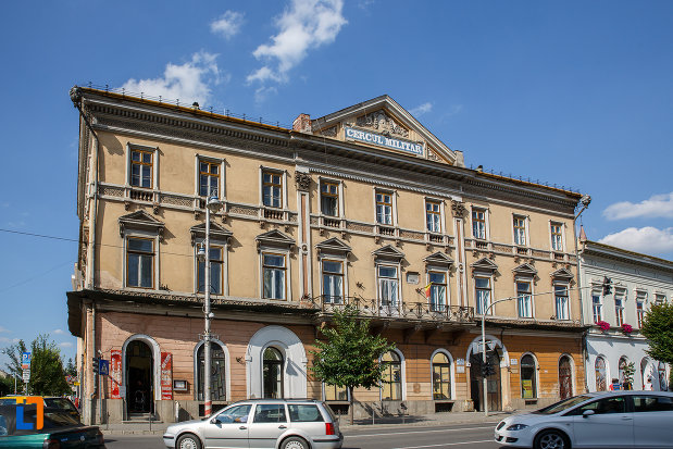 cercul-militar-din-targu-mures-judetul-mures-vazut-din-fata.jpg