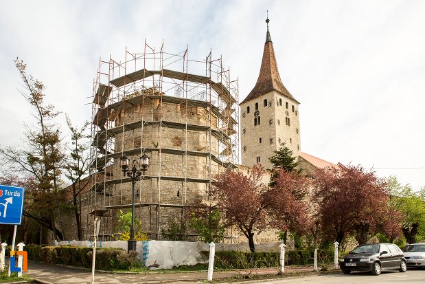 cetatea-aiudului-judetul-alba-bastion-medieval-si-turn.jpg