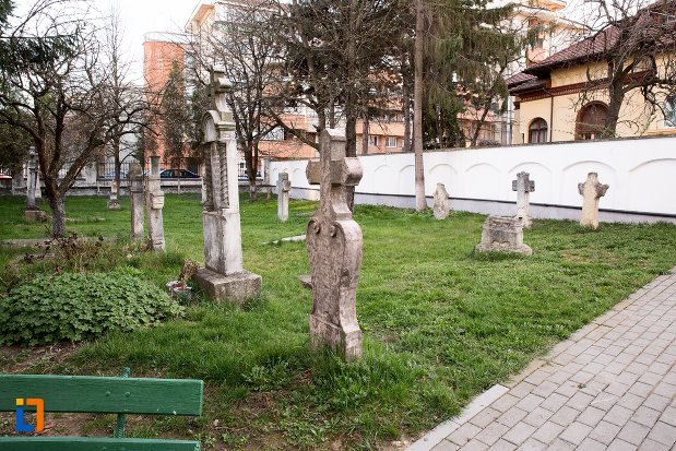 cimitirul-bisericii-grecesti-bunavestire-din-alba-iulia-judetul-alba.jpg