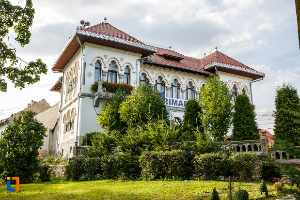 cladire-monumentala-din-orasul-saliste-judetul-sibiu.jpg