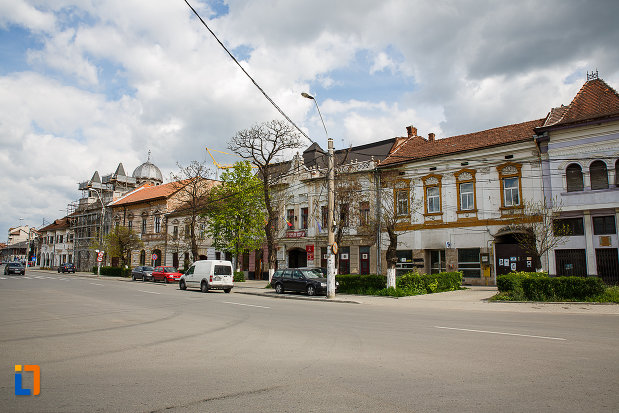 cladiri-aflate-in-ansamblul-urban-piata-libertatii-din-hunedoara-judetul-hunedoara.jpg