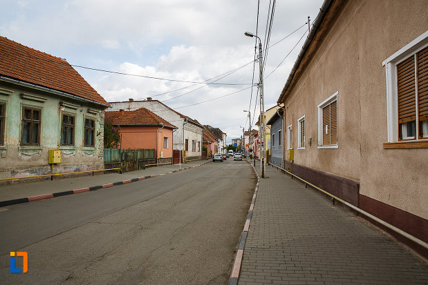cladiri-din-ansamblul-urban-str-bisericilor-din-hateg-judetul-hunedoara.jpg