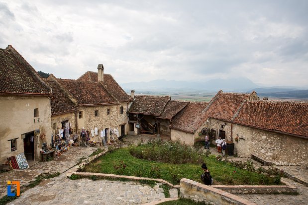 cladiri-din-cetatea-rasnov-judetul-brasov.jpg