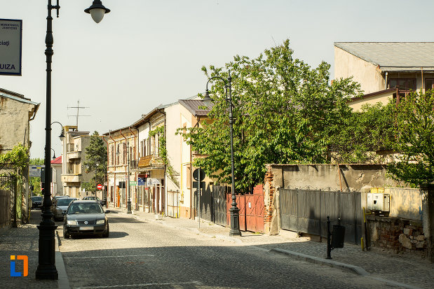 cladirile-din-ansamblul-urban-str-mihai-eminescu-din-slatina-judetul-olt.jpg