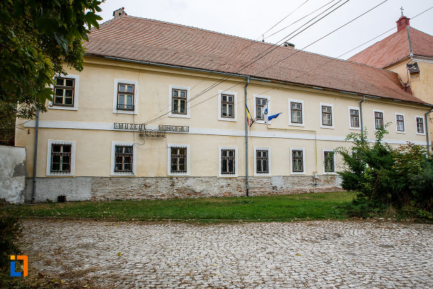 claustrul-fostei-manastiri-franciscane-1815-azi-muzeul-municipal-din-medias-judetul-sibiu.jpg