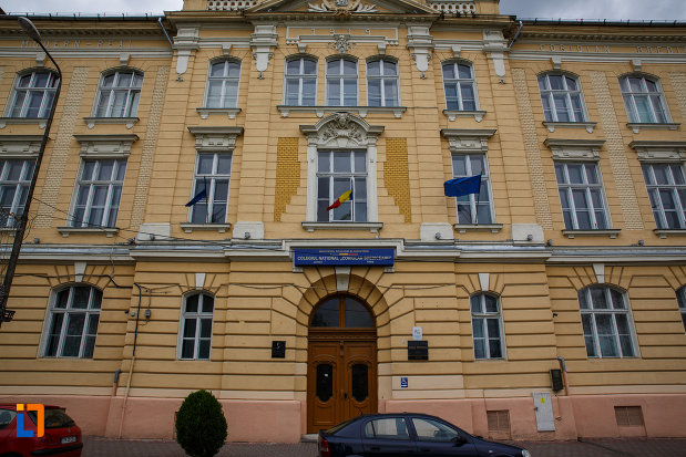 colegiul-natoinal-coriolan-bradiceanu-din-lugoj-judetul-timis-fatada-principala.jpg
