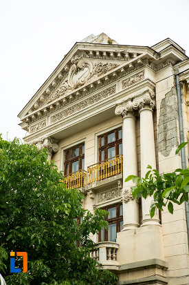 coloane-de-la-casa-cavalioti-azi-muzeul-judetean-de-istorie-din-galati-judetul-galati.jpg