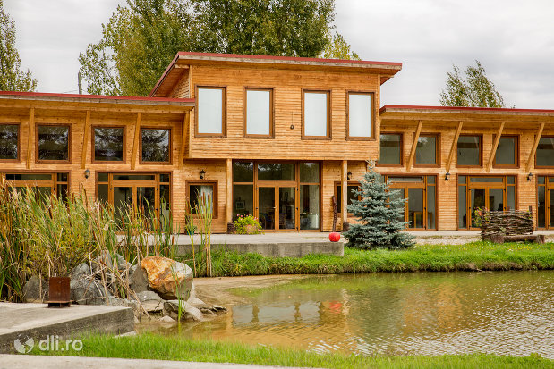 complex-langa-lacul-junior-din-valea-vinului-judetul-satu-mare.jpg
