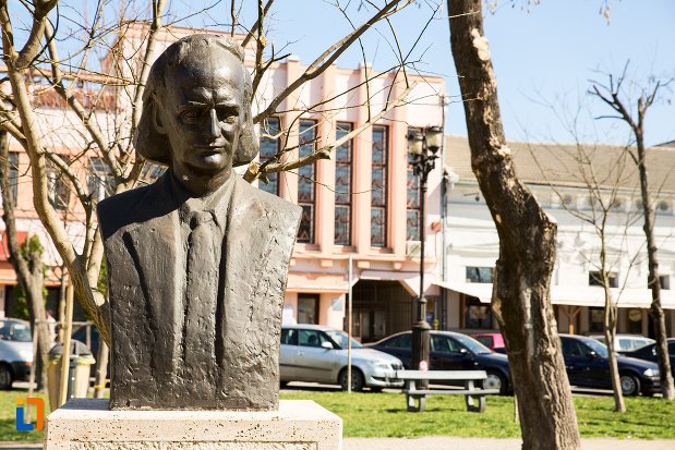 component-al-grupului-statuar-din-fata-casei-de-cultura-a-studentilor-din-alba-iulia-judetul-alba.jpg