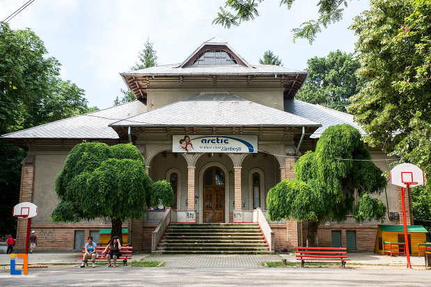 conacul-grigore-olanescu-1890-din-gaesti-judetul-dambovita.jpg