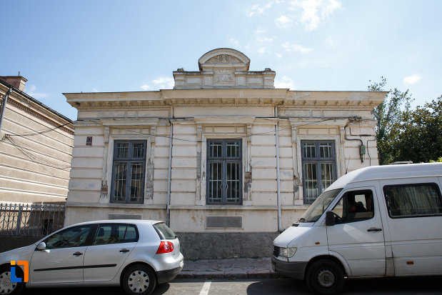 corp-de-la-sediul-comenduirii-garnizoanei-tulcea-fosta-banca-dunarii-din-tulcea-judetul-tulcea.jpg