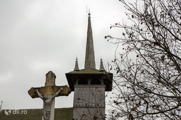 cruce-si-turn-de-la-biserica-de-lemn-din-dersida-judetul-salaj.jpg