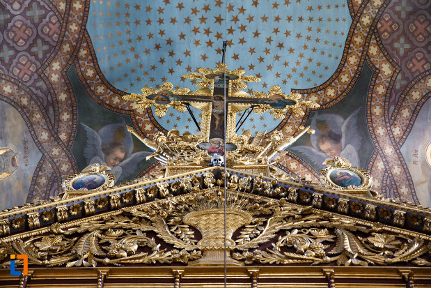 crucea-de-pe-altarul-din-biserica-sf-gheorghe-din-tulcea-judetul-tulcea.jpg