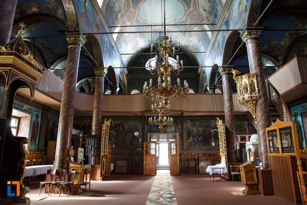 culoarul-din-biserica-sf-gheorghe-din-tulcea-judetul-tulcea.jpg
