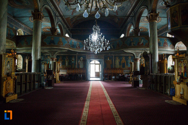 culoarul-principal-din-biserica-buna-vestire-din-tulcea-judetul-tulcea.jpg