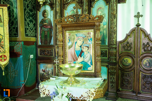 cupa-si-icoana-din-biserica-sf-nicolae-din-slatina-judetul-olt.jpg