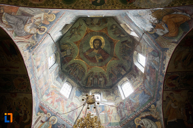 cupola-de-la-manastirea-negru-voda-din-campulung-muscel-judetul-arges.jpg