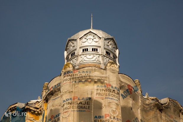 cupola-de-pe-palatul-apollo-din-oradea-judetul-bihor.jpg