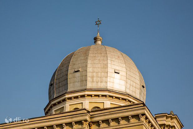 cupola-de-pe-sinagoga-bd-independentei-din-oradea.jpg