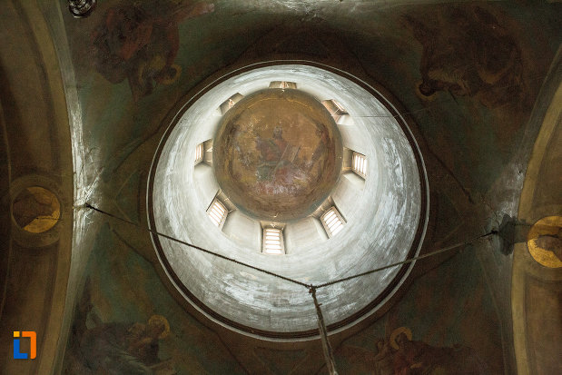 cupola-din-biserica-grecescu-din-drobeta-turnu-severin-judetul-mehedinti.jpg