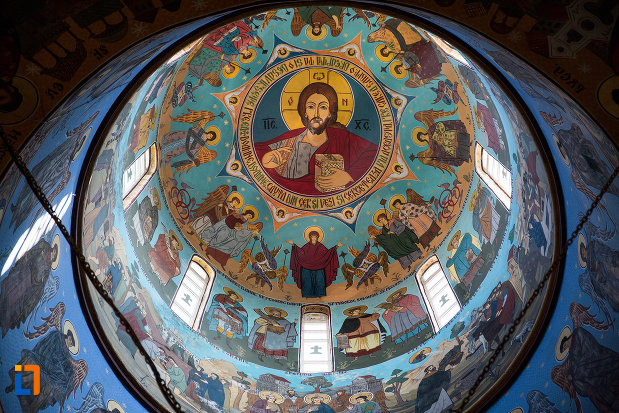 cupola-pictata-din-biserica-ortodaxa-sf-gheorghe-din-mangalia-judetul-constanta.jpg