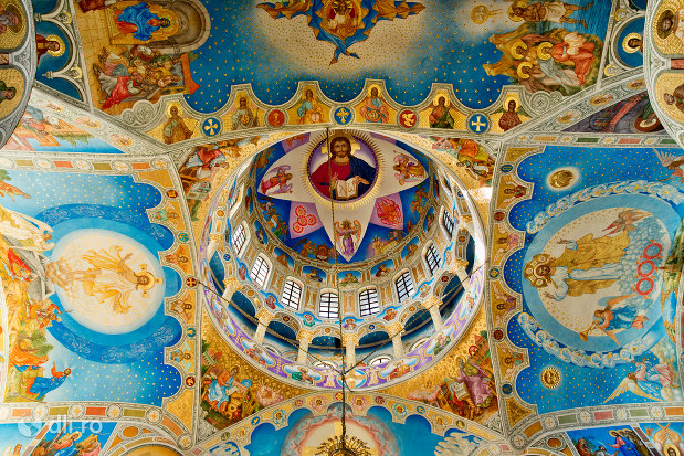 cupola-pictata-din-catedrala-ortodoxa-sfanta-vineri-din-zalau-judetul-salaj.jpg