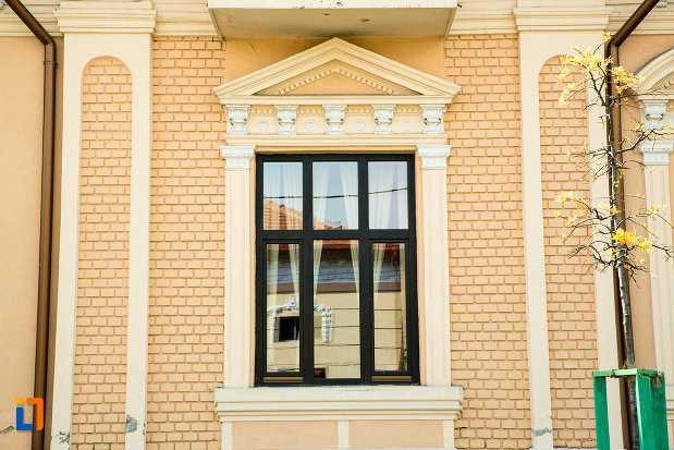 detalii-arhitecturale-de-la-casa-tandara-cristian-din-drobeta-turnu-severin-judetul-mehedinti.jpg